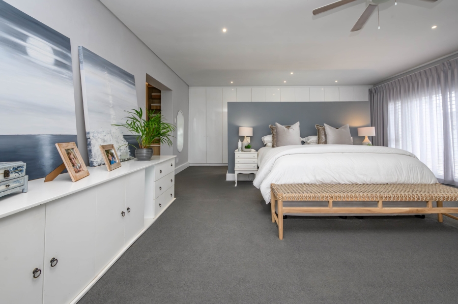 4 Bedroom Property for Sale in Summerstrand Eastern Cape